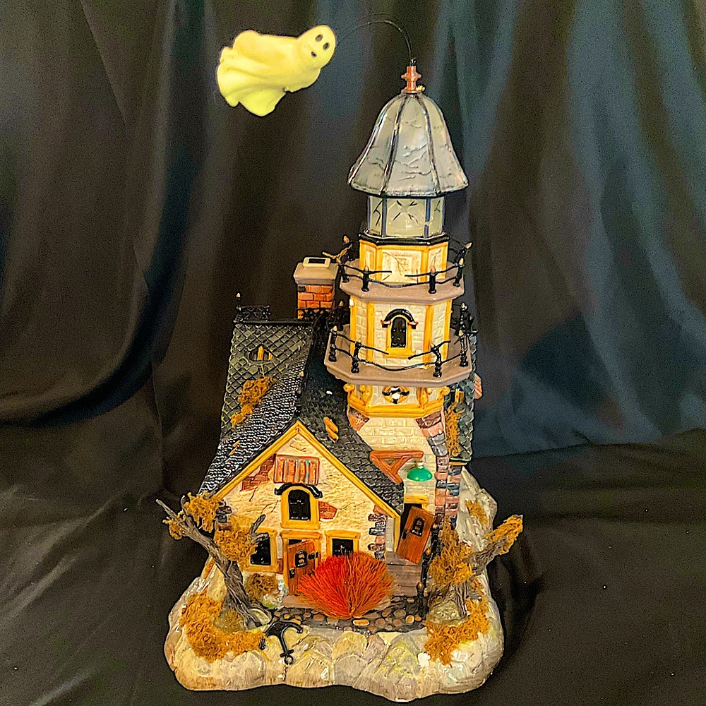Department 56 Shipwreck Lighthouse Halloween Decor